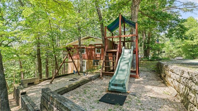 36 E Mountain Drive, Eureka Springs, AR 72632