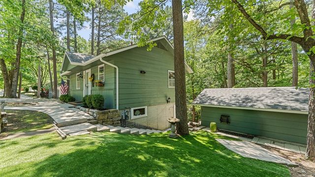36 E Mountain Drive, Eureka Springs, AR 72632
