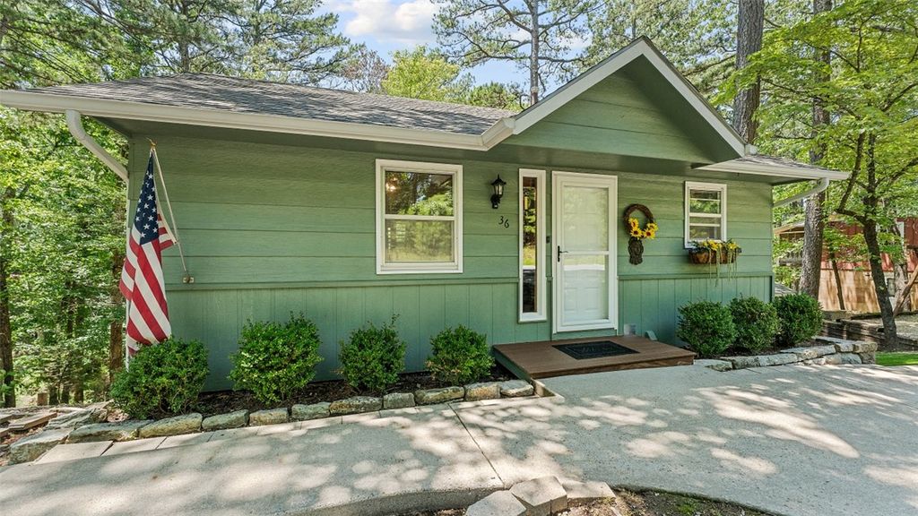 36 E Mountain Drive, Eureka Springs, AR 72632