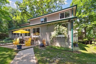 2340 Lakeview Drive, Cambridge Township, MI 49230