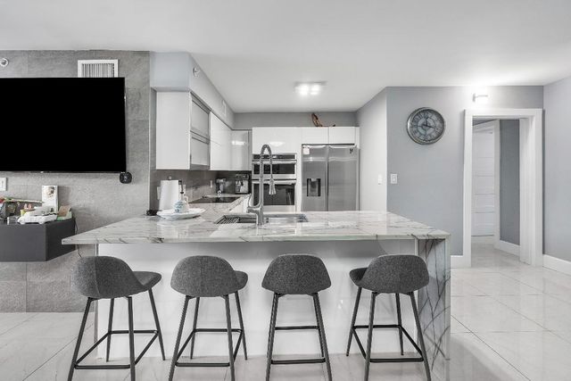 700 Scotia Drive 205, Hypoluxo, FL 33462