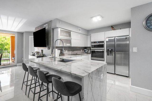 700 Scotia Drive 205, Hypoluxo, FL 33462