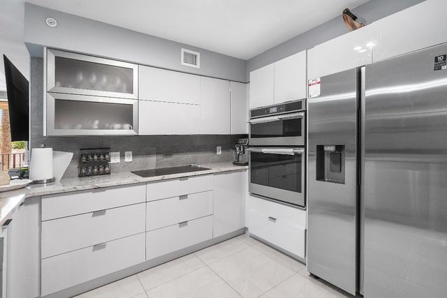 700 Scotia Drive 205, Hypoluxo, FL 33462