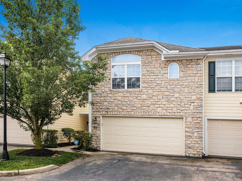 34 Lakes At Cheshire Drive, Delaware, OH 43015