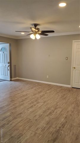 11 Idaho 11, Coram, NY 11727