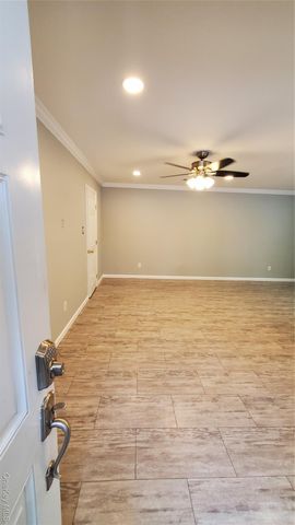 11 Idaho 11, Coram, NY 11727