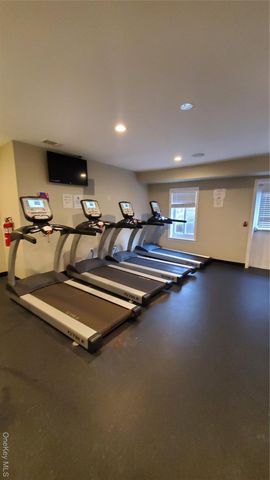 11 Idaho 11, Coram, NY 11727