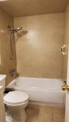 11 Idaho 11, Coram, NY 11727