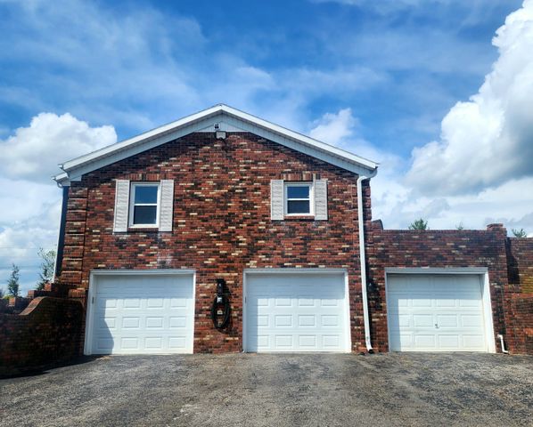 121 Paradise Camp Road, Harrodsburg, KY 40330