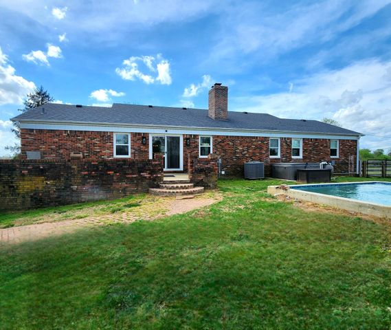 121 Paradise Camp Road, Harrodsburg, KY 40330