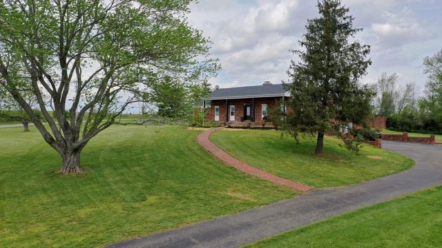 121 Paradise Camp Road, Harrodsburg, KY 40330