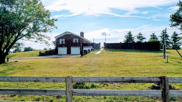 121 Paradise Camp Road, Harrodsburg, KY 40330
