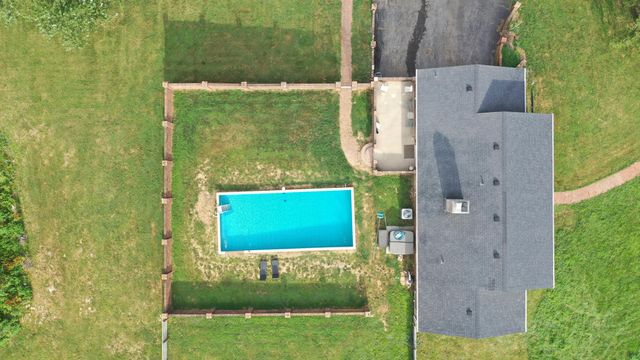 121 Paradise Camp Road, Harrodsburg, KY 40330