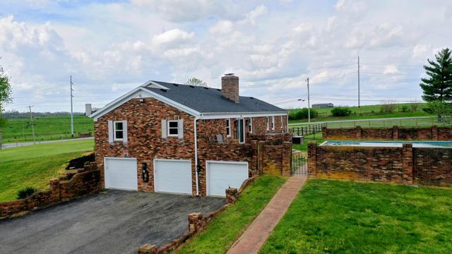 121 Paradise Camp Road, Harrodsburg, KY 40330