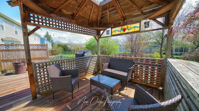 17665 W Julie Lane, Gurnee, IL 60031