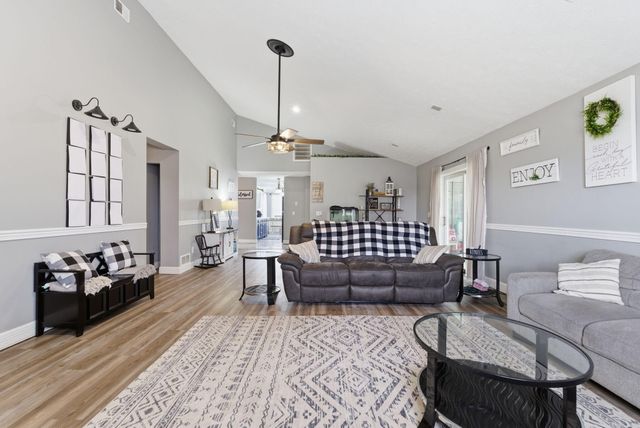 204 Sturbridge Drive, Georgetown, KY 40324