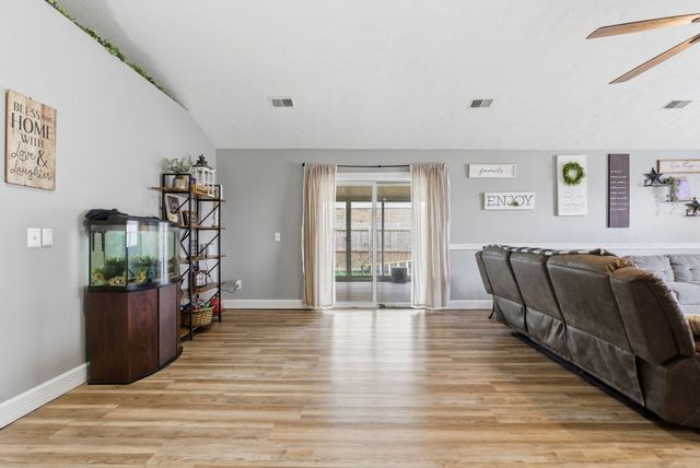 204 Sturbridge Drive, Georgetown, KY 40324