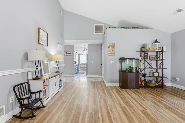 204 Sturbridge Drive, Georgetown, KY 40324