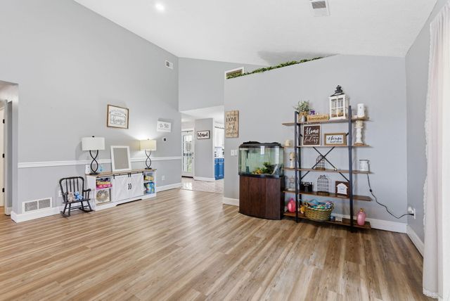 204 Sturbridge Drive, Georgetown, KY 40324