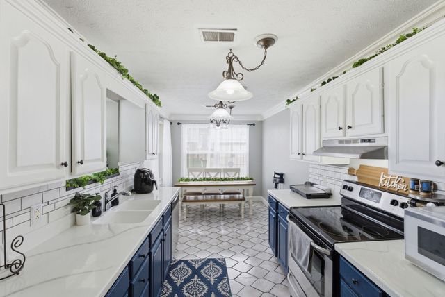 204 Sturbridge Drive, Georgetown, KY 40324