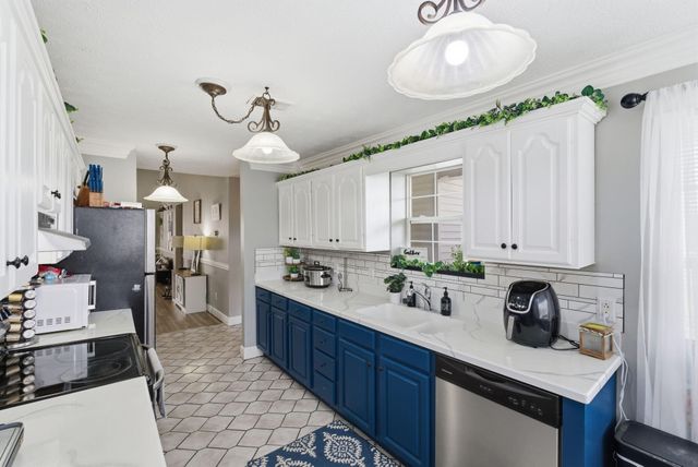 204 Sturbridge Drive, Georgetown, KY 40324