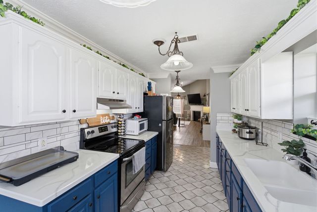 204 Sturbridge Drive, Georgetown, KY 40324