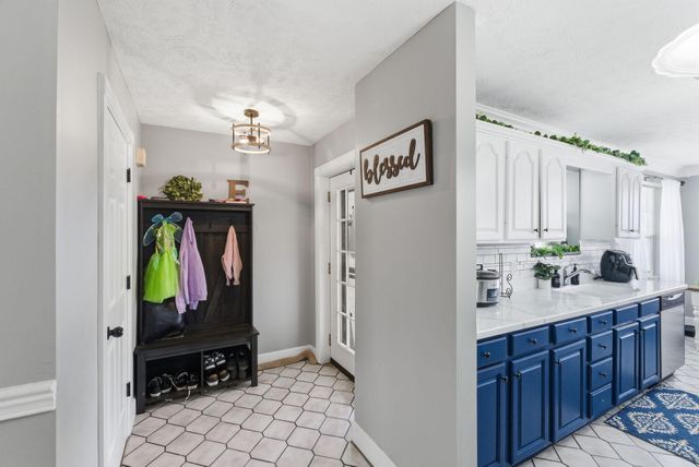 204 Sturbridge Drive, Georgetown, KY 40324