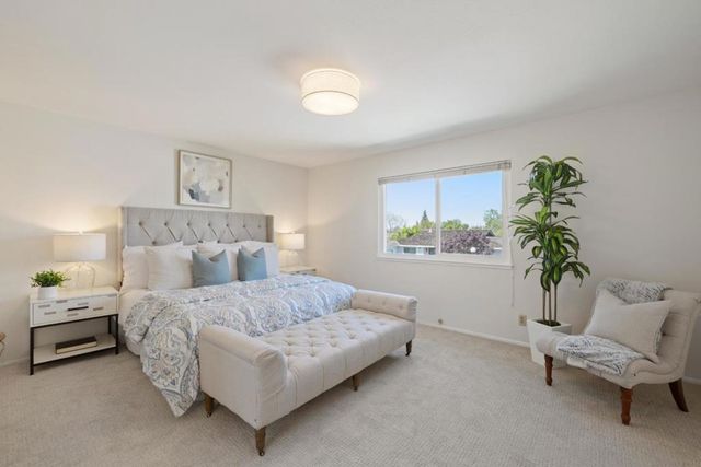 1102 Blue Lake Square, Mountain View, CA 94040