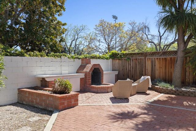 1102 Blue Lake Square, Mountain View, CA 94040