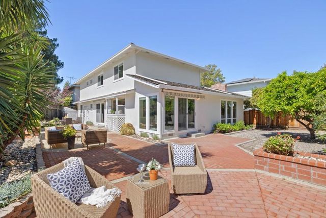 1102 Blue Lake Square, Mountain View, CA 94040