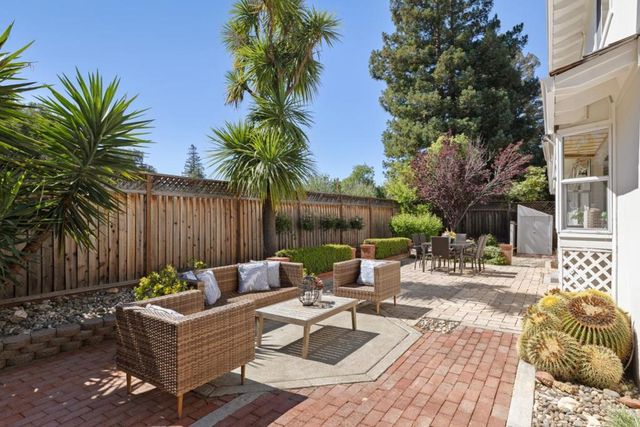 1102 Blue Lake Square, Mountain View, CA 94040