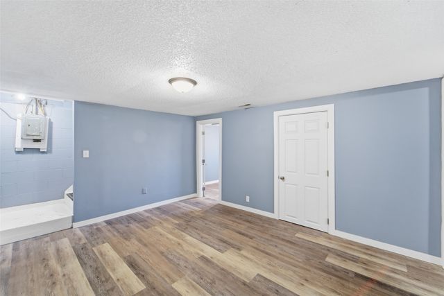 3910 Indianapolis Avenue, Des Moines, IA 50317