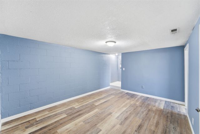 3910 Indianapolis Avenue, Des Moines, IA 50317