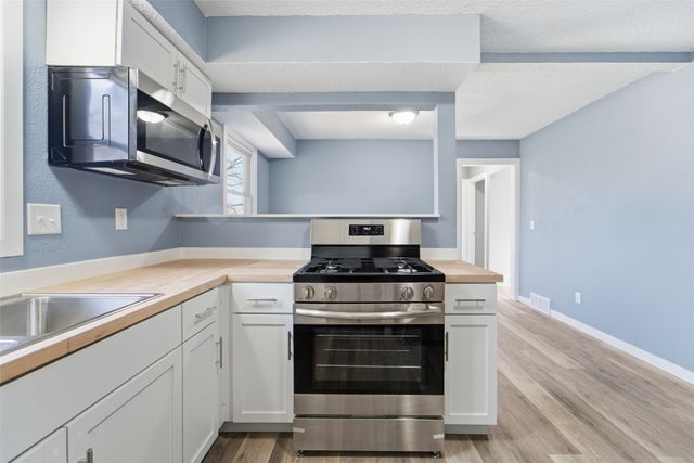 3910 Indianapolis Avenue, Des Moines, IA 50317