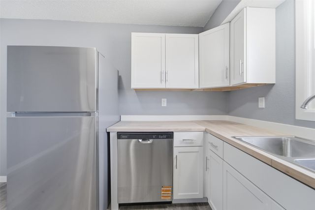 3910 Indianapolis Avenue, Des Moines, IA 50317