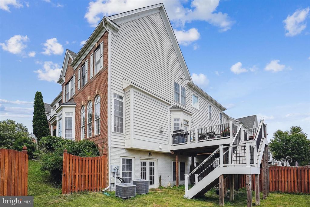 43641 HARTSHIRE TER, Leesburg, VA 20176