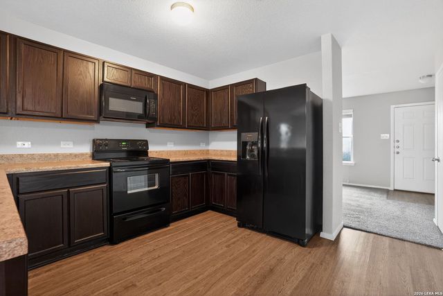 9527 Apple Ridge Ln, San Antonio, TX 78239