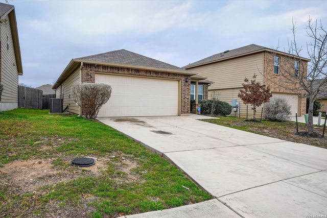 9527 Apple Ridge Ln, San Antonio, TX 78239