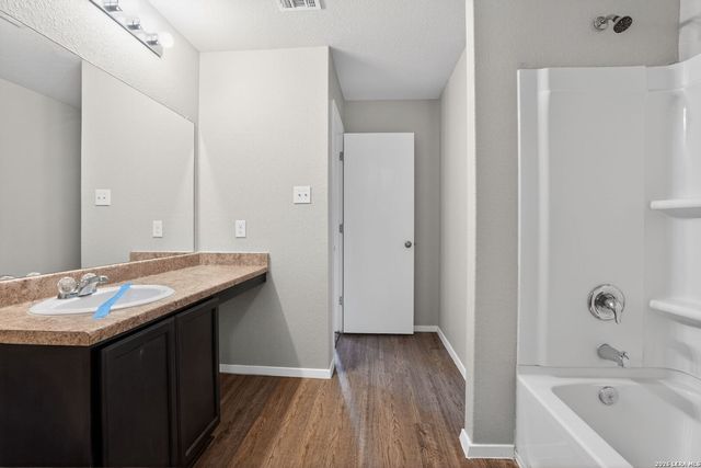 9527 Apple Ridge Ln, San Antonio, TX 78239