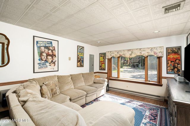 19 Highbridge Road, New Egypt, NJ 08533