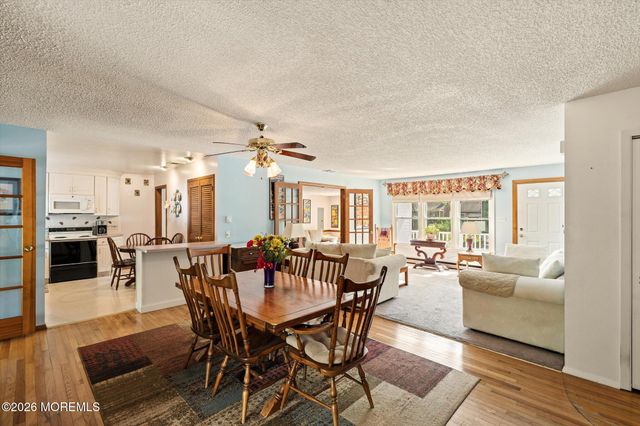 19 Highbridge Road, New Egypt, NJ 08533