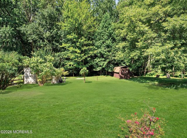 19 Highbridge Road, New Egypt, NJ 08533