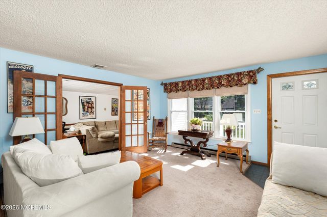 19 Highbridge Road, New Egypt, NJ 08533