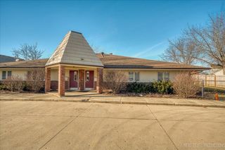 1030 Summerfield Drive A, Roselle, IL 60172