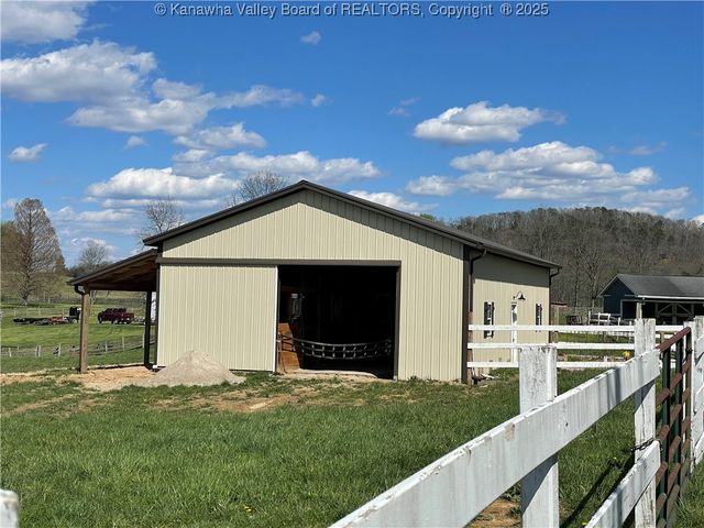 379 Straight Street, Evans, WV 25241