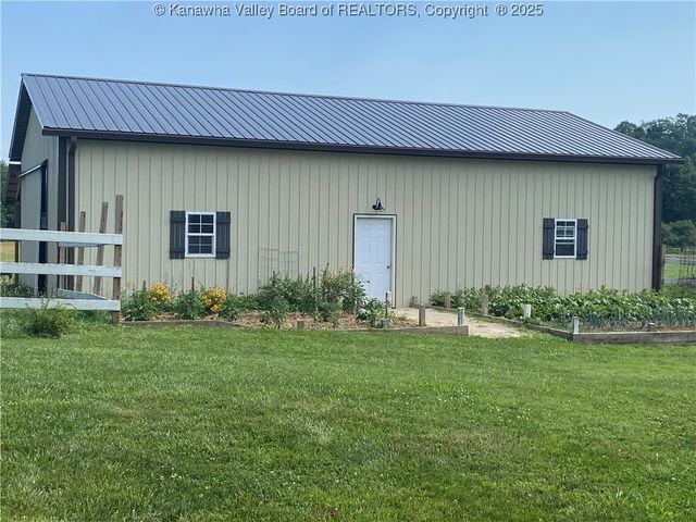 379 Straight Street, Evans, WV 25241