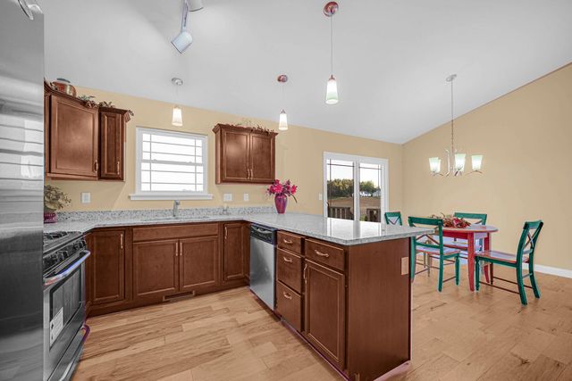 605 Hatch Lake Pkwy, Valparaiso, IN 46385