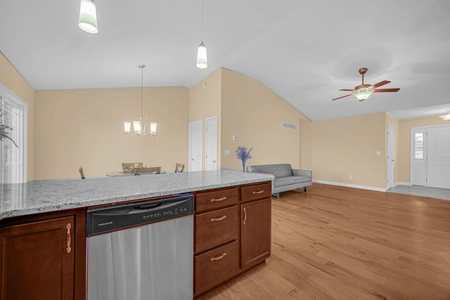 605 Hatch Lake Pkwy, Valparaiso, IN 46385