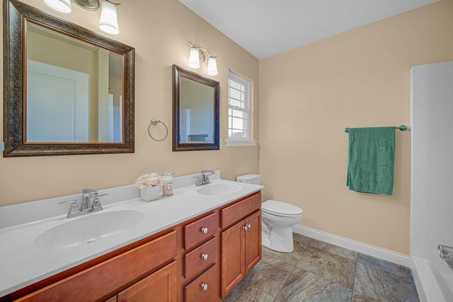 605 Hatch Lake Pkwy, Valparaiso, IN 46385