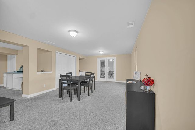 605 Hatch Lake Pkwy, Valparaiso, IN 46385